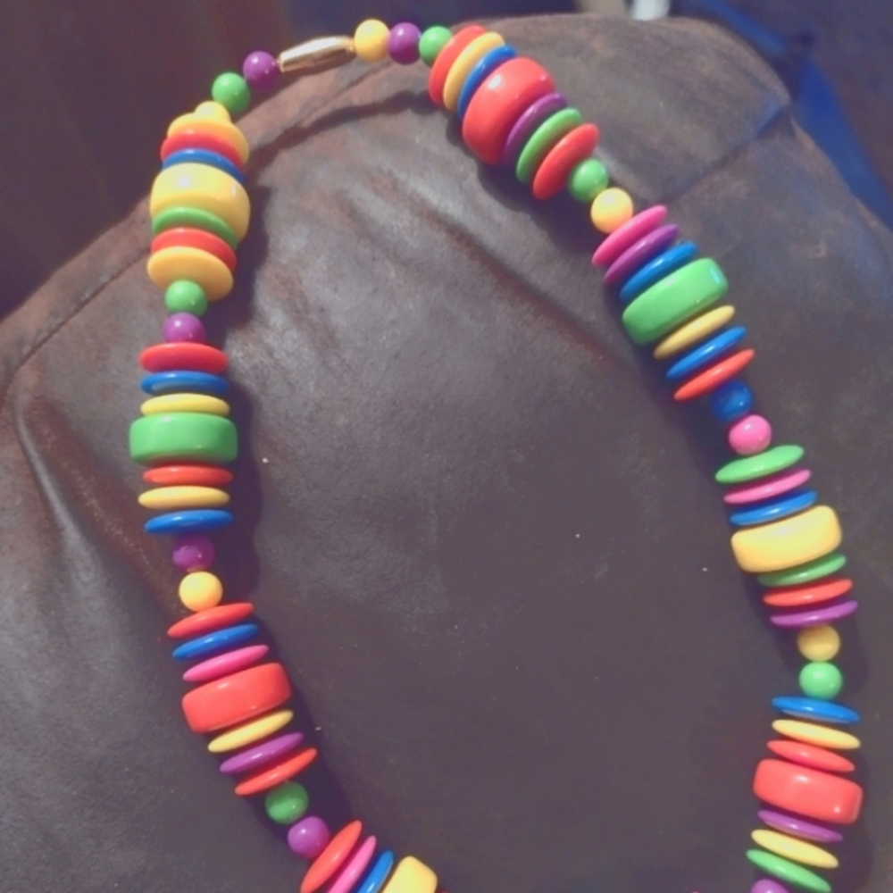 Avon vintage necklace